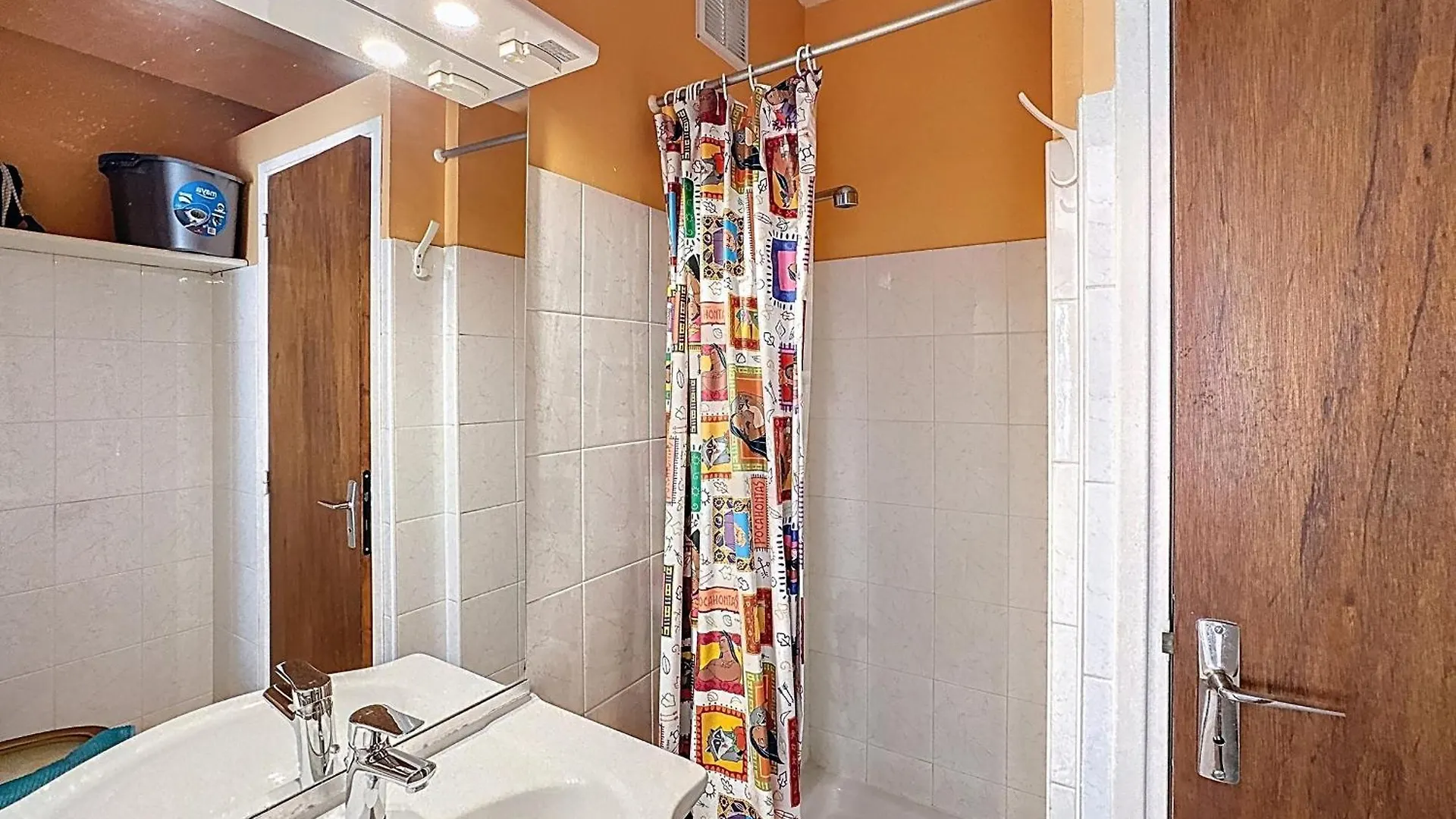 Appartement Pour 4 Pers. Avec Cour Privative Aux Saintes-Maries-De-La-Mer - Fr-1-475-210 Apartmán