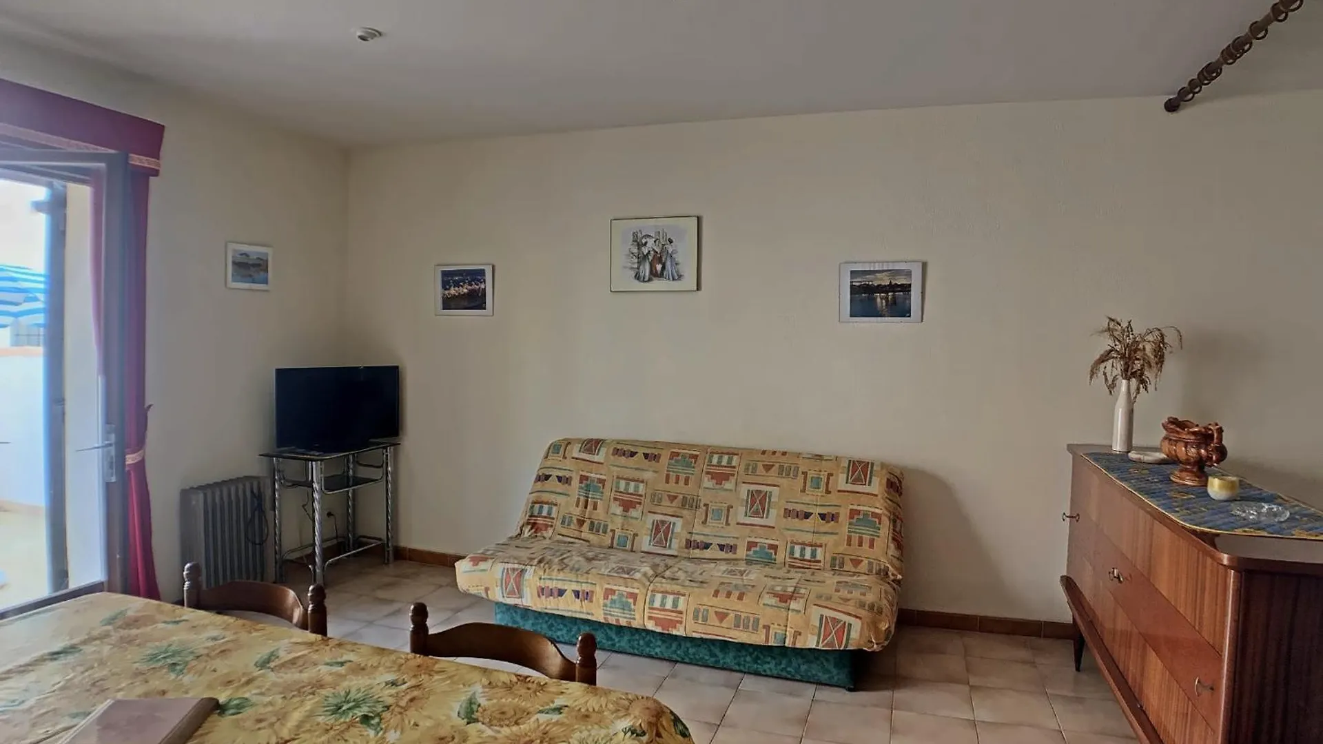 Appartement Pour 4 Pers. Avec Cour Privative Aux Saintes-Maries-De-La-Mer - Fr-1-475-210 Apartment